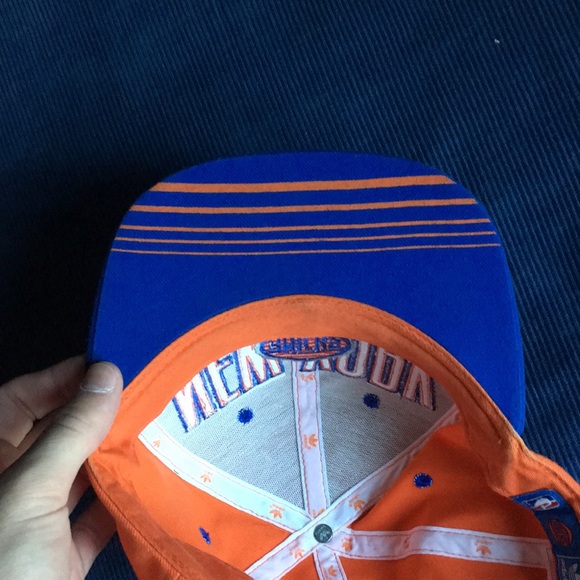 Retro New York Knicks Adidas SnapBack Flat Cap - Picture 4 of 7
